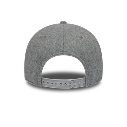 Pictured is this MLB Winter Chicago White Sox 9FORTY cap in grey. 4