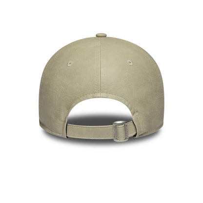 Pictured is this Womens MLB Washed PU LA Dodgers 9TWENTY cap in light beige. 4