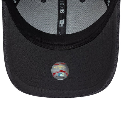 Pictured is this MLB Fleece LA Dodgers 9FORTY M-Crown cap in charcoal. 5