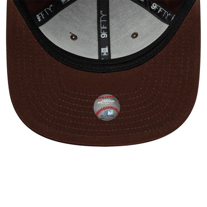 Pictured is this MLB League Essential New York Yankees 9FIFTY Original Fit cap in brown. 5
