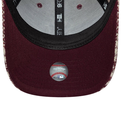 Pictured is this Womens MLB Houndstooth New York Yankees 9FORTY M-Crown cap in dark red. 5