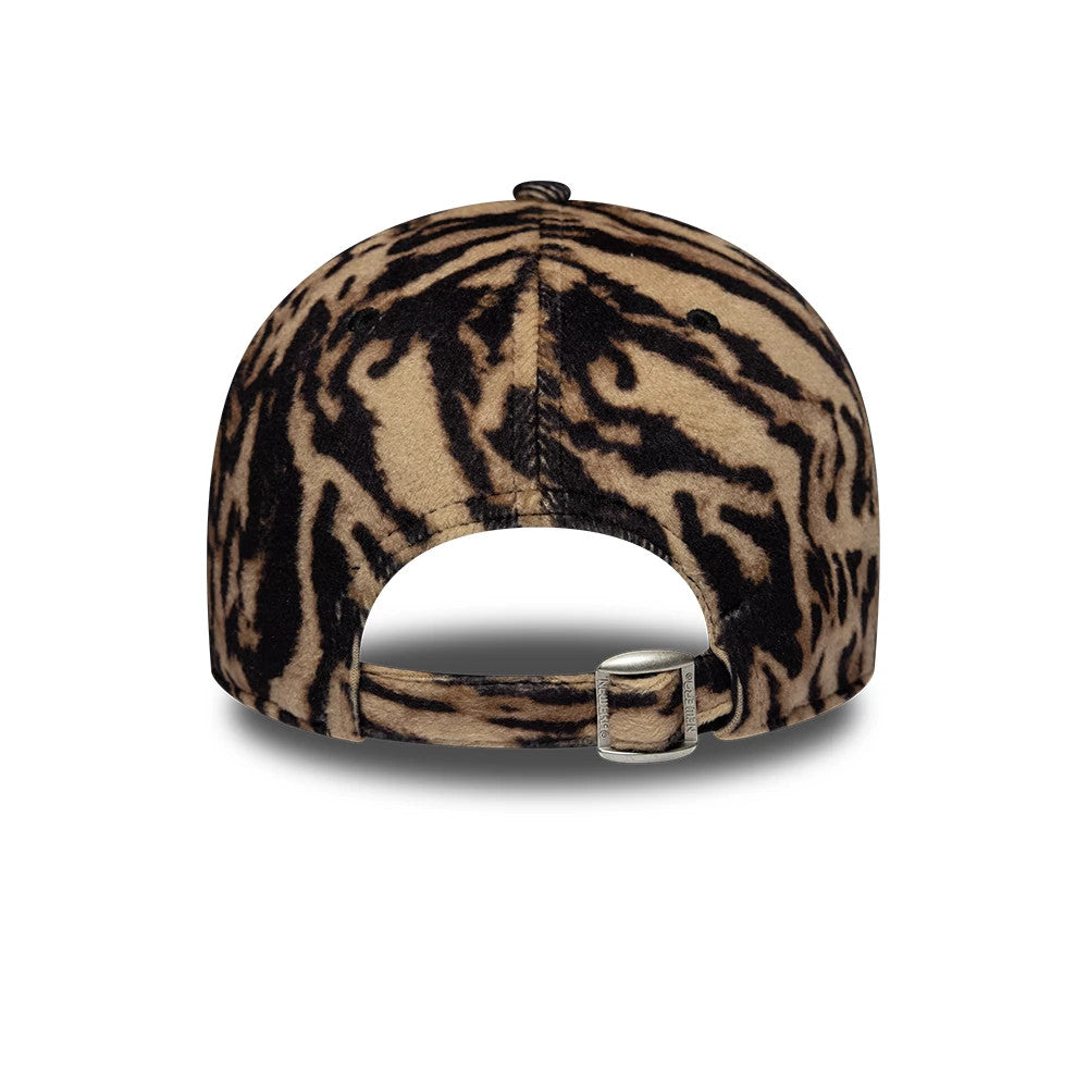 Pictured is this Womens MLB Ocelot Print New York Yankees 9FORTY cap in black. 4