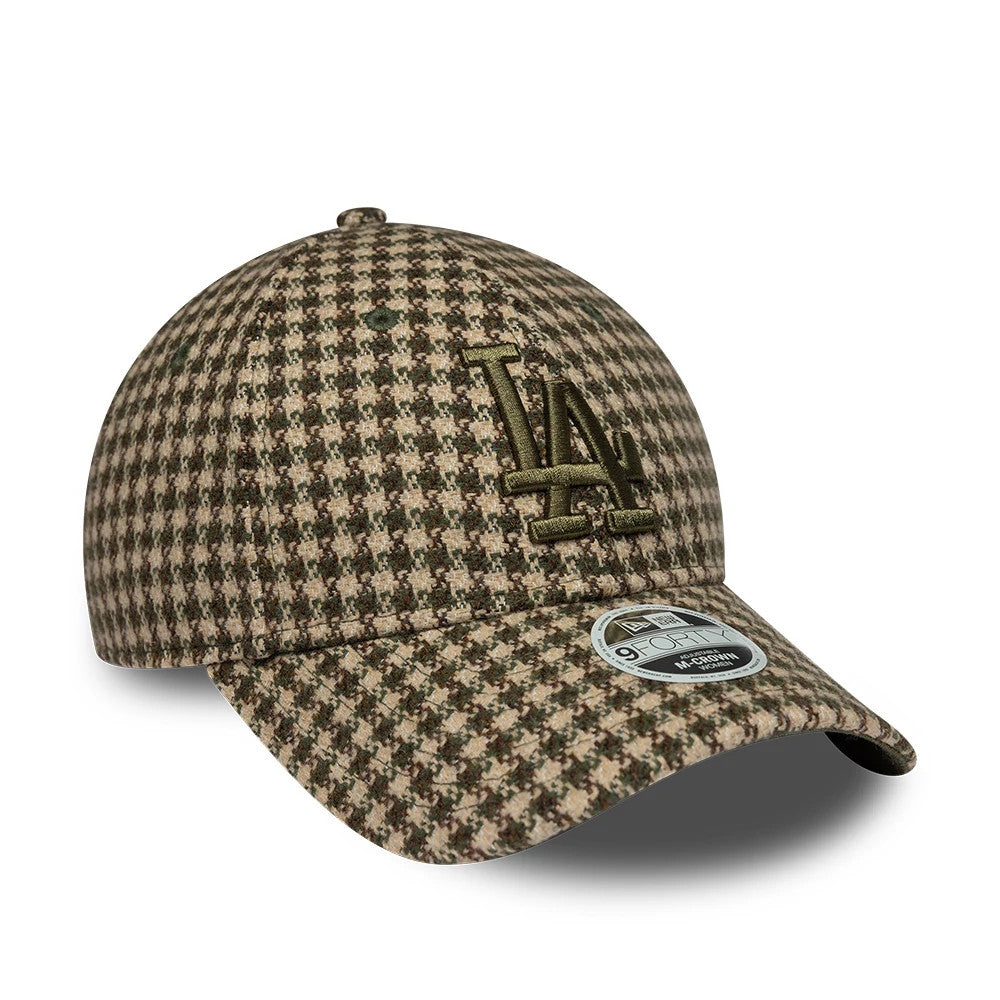 LA Dodgers Womens MLB Houndstooth Green New Era 9FORTY M-Crown Adjustable Cap, front view showing the raised green LA logo embroidered on the textured houndstooth pattern, with a curved visor and a 9FORTY size sticker on the top.