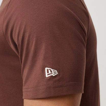 The model is wearing this MLB Linear LA Dodgers T-Shirt in brown. 7