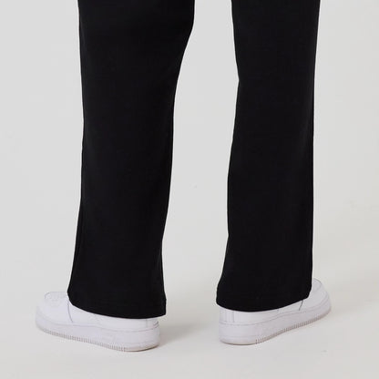 The model is wearing this MLB New York Yankees Wide Leg Joggers in black. 7