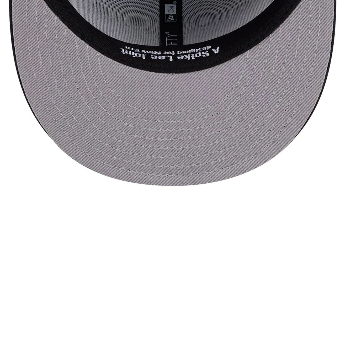 Pictured is this MLB X Spike Lee Flags New York Yankees 59FIFTY Fitted cap in navy. 2