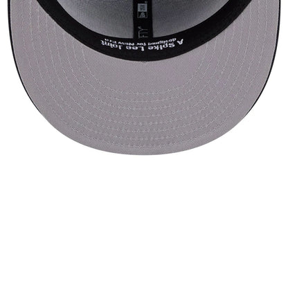 Pictured is this MLB X Spike Lee Flags New York Yankees 59FIFTY Fitted cap in navy. 2