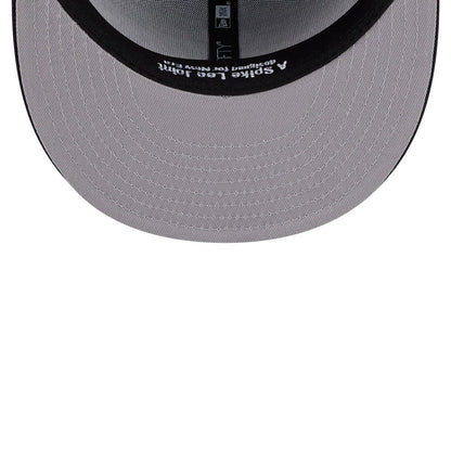 Pictured is this MLB X Spike Lee Flags New York Yankees 59FIFTY Fitted cap in navy. 2
