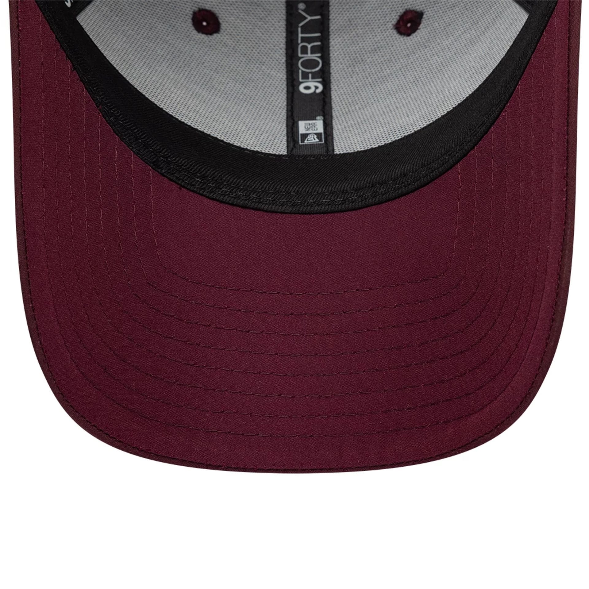 Pictured is this Dubai Abu Dhabi Air Event Sail GP 9FORTY cap in dark red. 5