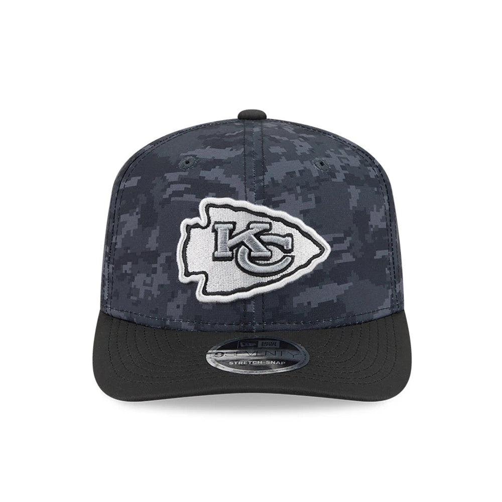 City Chiefs NFL Digi Camo & Black New Era 9SEVENTY Stretch Snap Adjustable Cap, front view showing a prominent white and black embroidered logo on the structured camo crown, with a black curved visor and a 9SEVENTY size sticker.