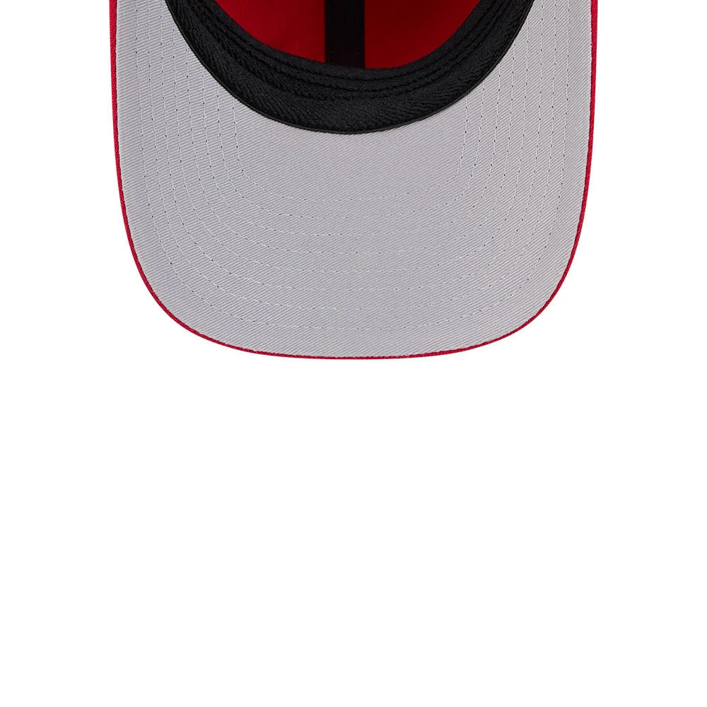 Chicago Blackhawks NHL Team Red New Era 39THIRTY M-Crown Stretch Fit Cap, inside view showing a black sweatband along the edge, contrasting with the grey undervisor, and featuring black internal taping running along the hat’s seams.