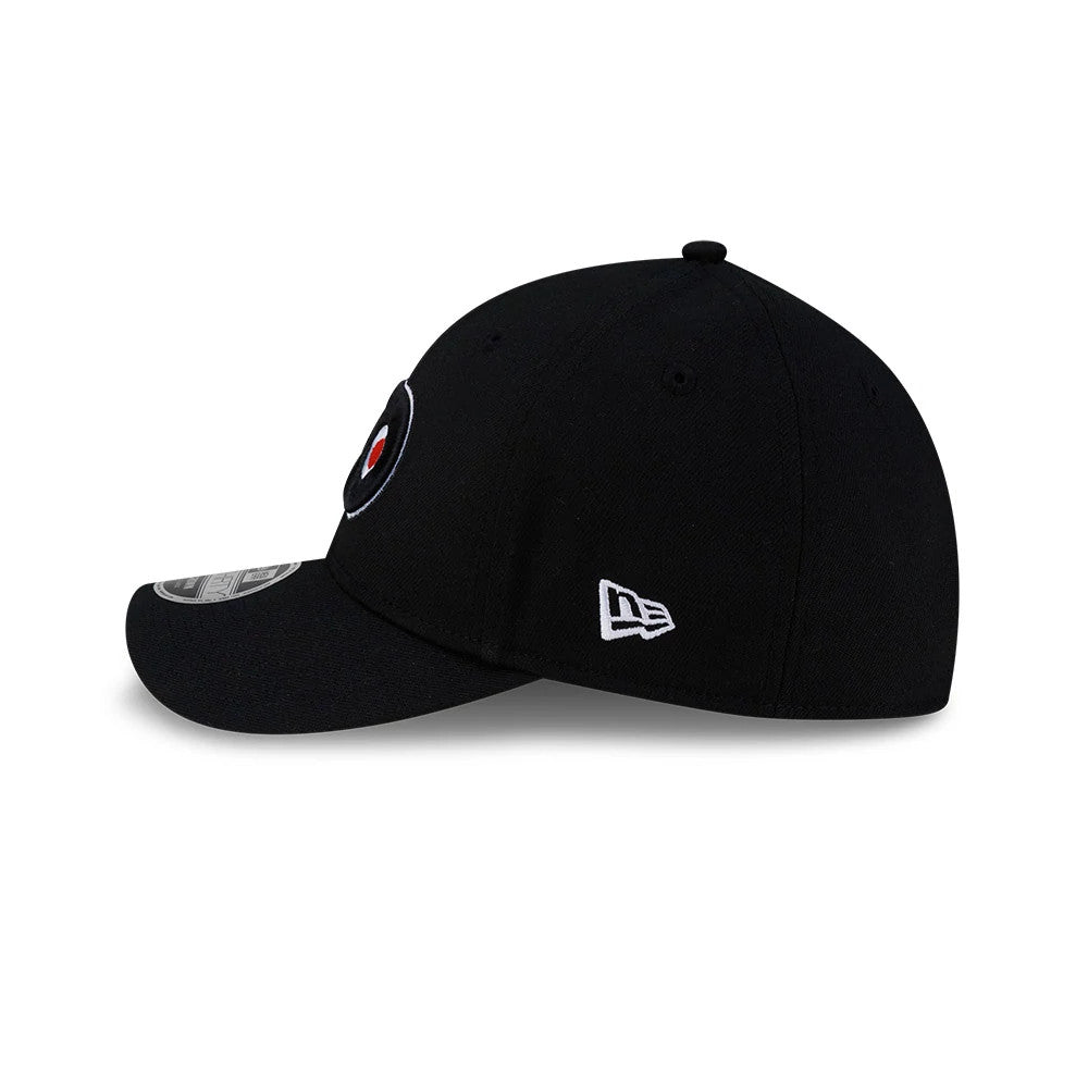 Philadelphia Flyers NHL Team Black New Era 39THIRTY M-Crown Stretch Fit Cap, side view with the white embroidered New Era flag logo on the left side, showing the curved visor and the NHL logo badge on the front panel.