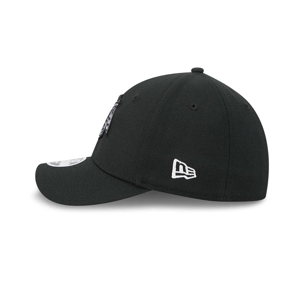Chicago Blackhawks NHL Black New Era 39THIRTY M-Crown Stretch Fit Cap, side view showing the white embroidered New Era flag logo on the left side, a curved black visor with a size sticker, and a structured black crown.