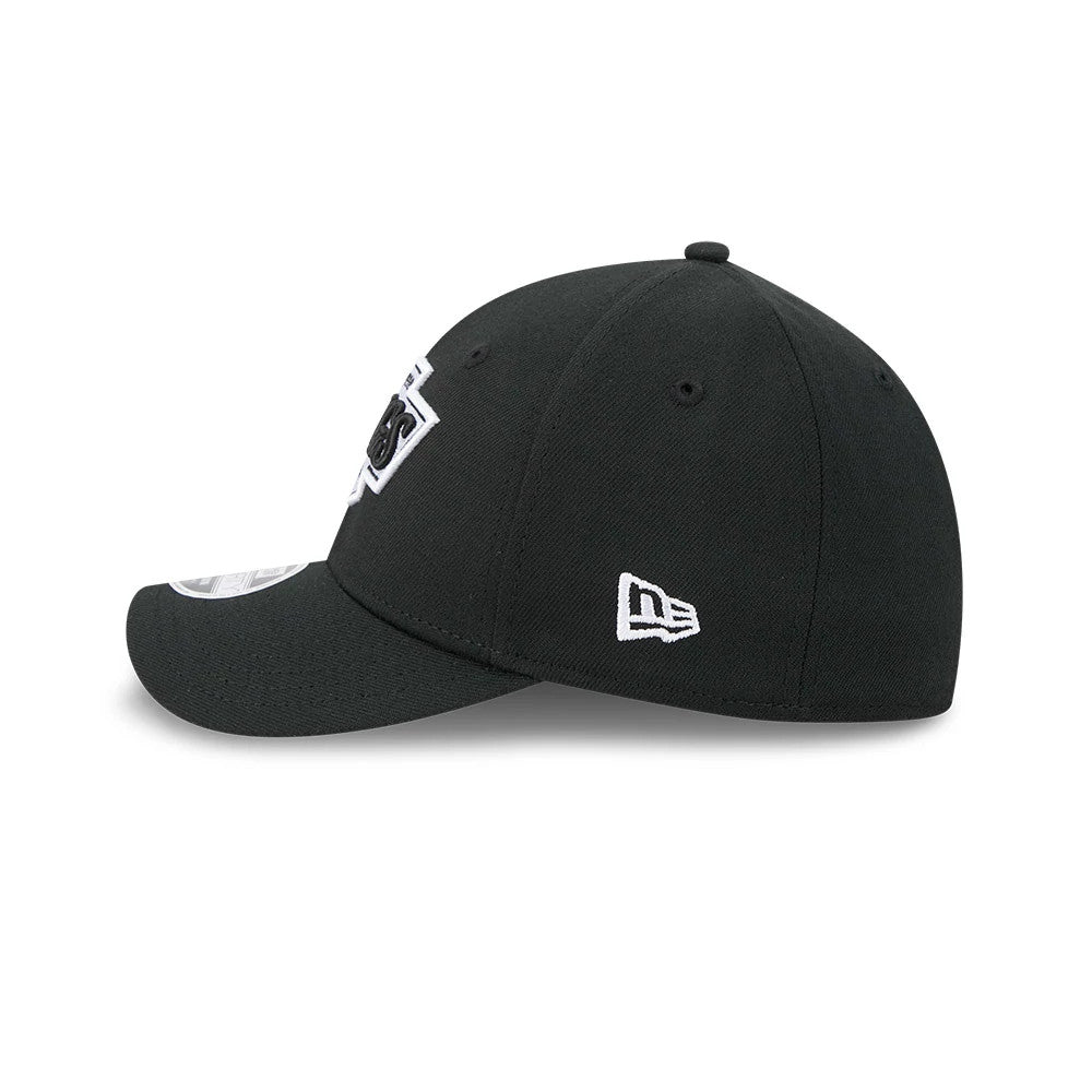 Pictured is this NHL LA Kings 39THIRTY M-Crown Stretch Fit cap in black. 6