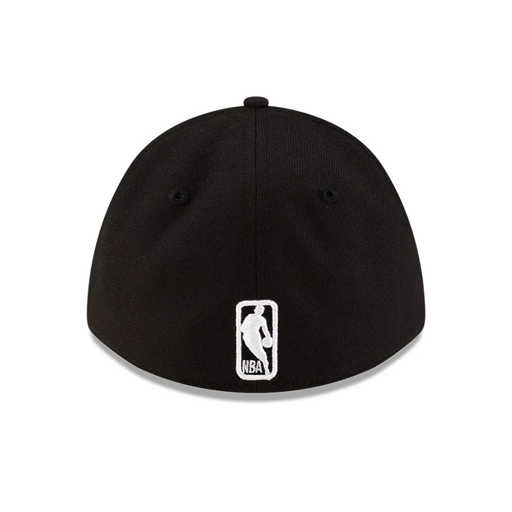 Pictured is this NBA Team New York Knicks 39THIRTY M-Crown Stretch Fit cap in black. 7