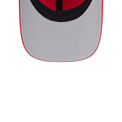 Pictured is this NBA Team Chicago Bulls 39THIRTY M-Crown Stretch Fit cap in red. 7