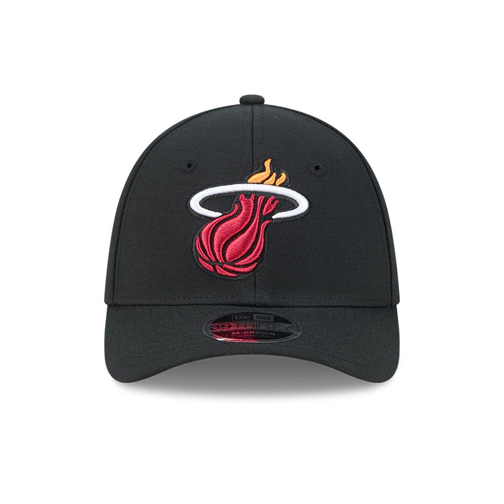Miami Heat NBA Team Black New Era 39THIRTY M-Crown Stretch Fit Cap, front view showing the raised red and orange Miami Heat logo embroidered on the black front panel, with a 39THIRTY size sticker on the curved black visor and two black eyelets.