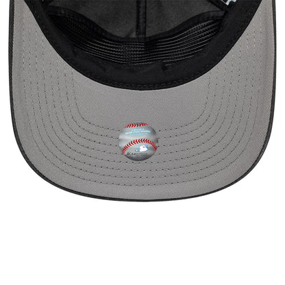 Pictured is this MLB Chicago White Sox 19TWENTY cap in black. 2