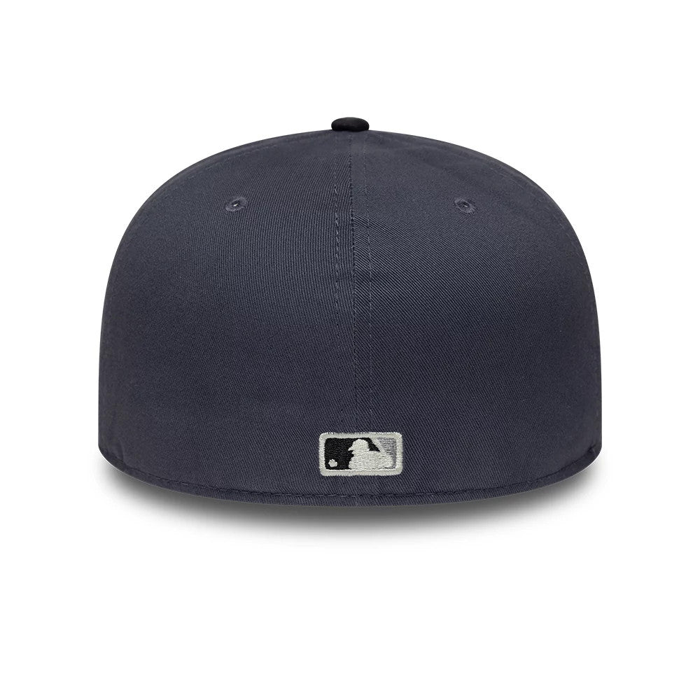 Pictured is this MLB New York Yankees 59FIFTY Fitted cap in dark grey. 7