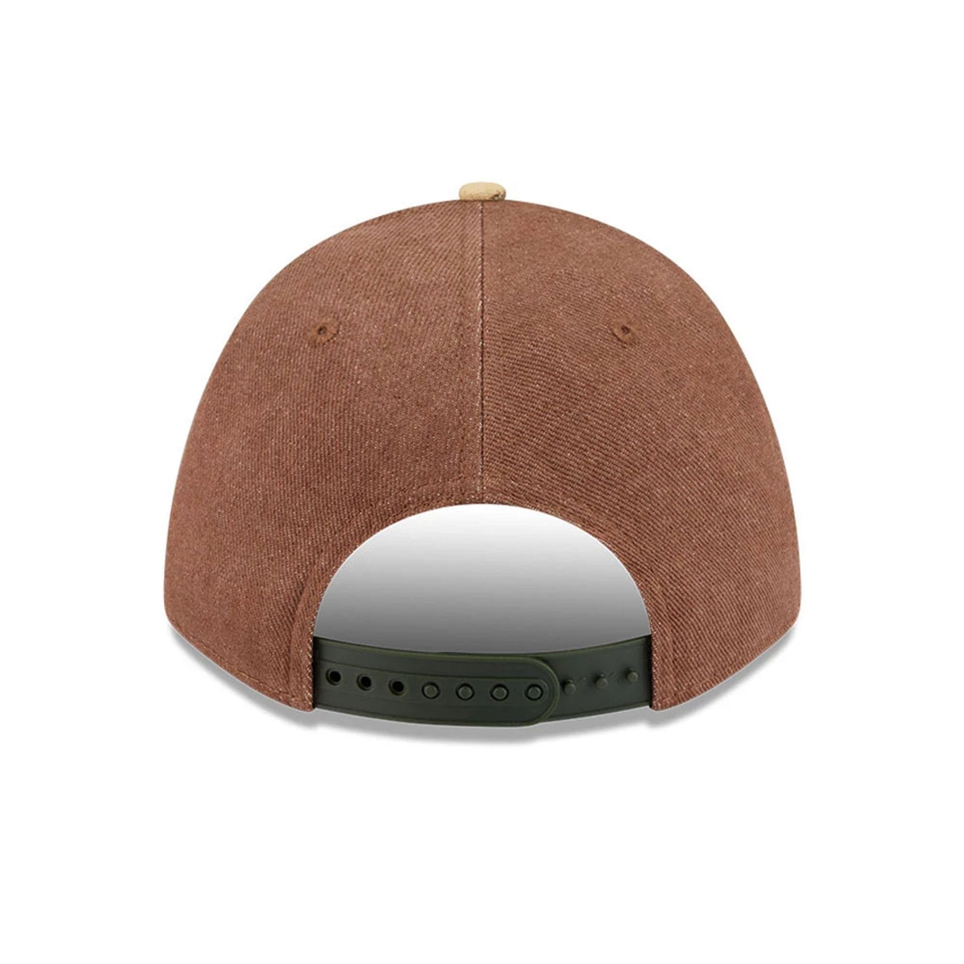 Pictured is this MLB Cotton Twill LA Dodgers 9FORTY M-Crown A-Frame cap in dark beige. 5