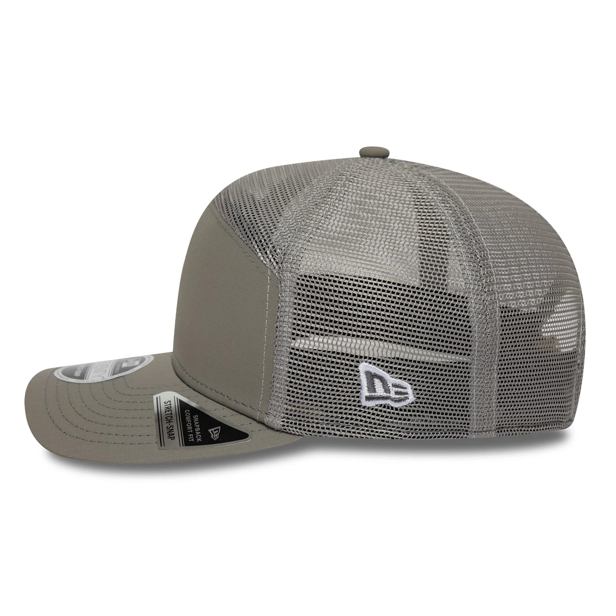 Pictured is this New Era Elevated Basics 9SEVENTY Split Panel Stretch Snap cap in open grey. 5