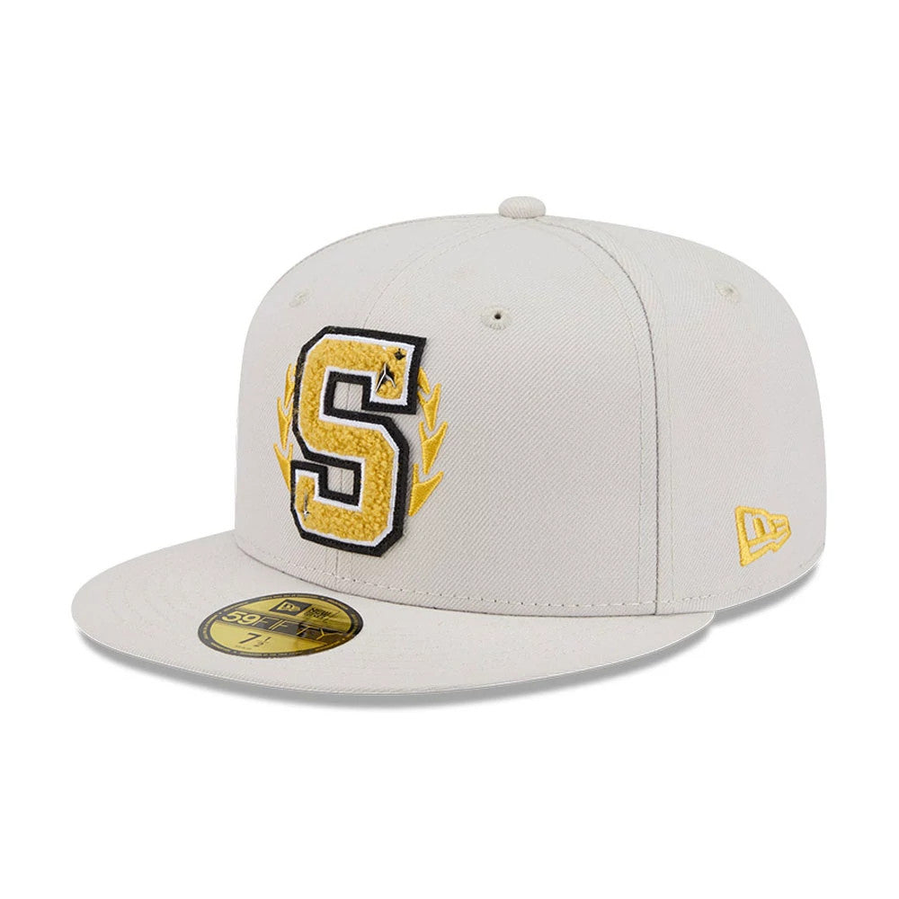 Pictured is this Logo Star Trek 59FIFTY Fitted cap in light beige. 4