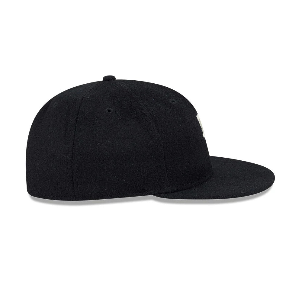 Pictured is this Fear Of God X MLB Chicago White Sox Retro Crown 59FIFTY Fitted cap in black. 6