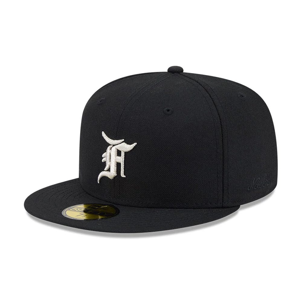 Pictured is this Fear Of God X MLB Chicago White Sox 59FIFTY Fitted cap in black. 1