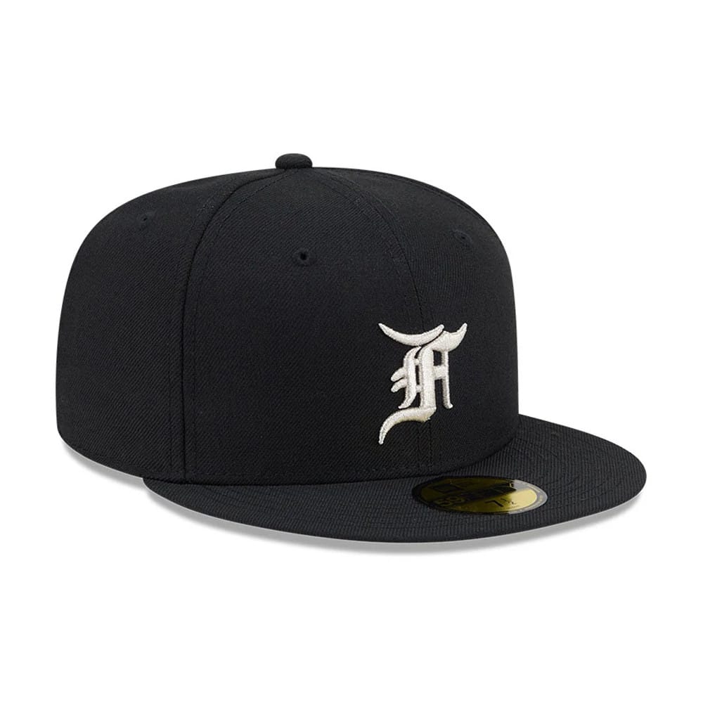 Pictured is this Fear Of God X MLB Chicago White Sox 59FIFTY Fitted cap in black. 4