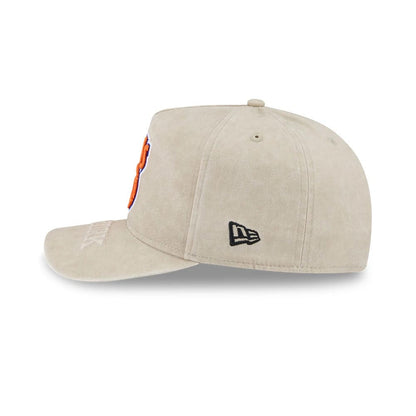 Pictured is this NBA New York Knicks 9FIFTY A-Frame Snapback cap in light beige. 5