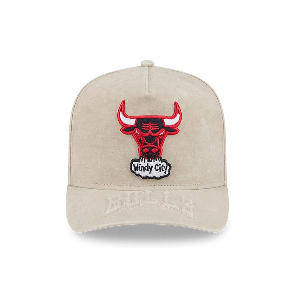 Pictured is this NBA Chicago Bulls 9FIFTY A-Frame Snapback cap in light beige. 3