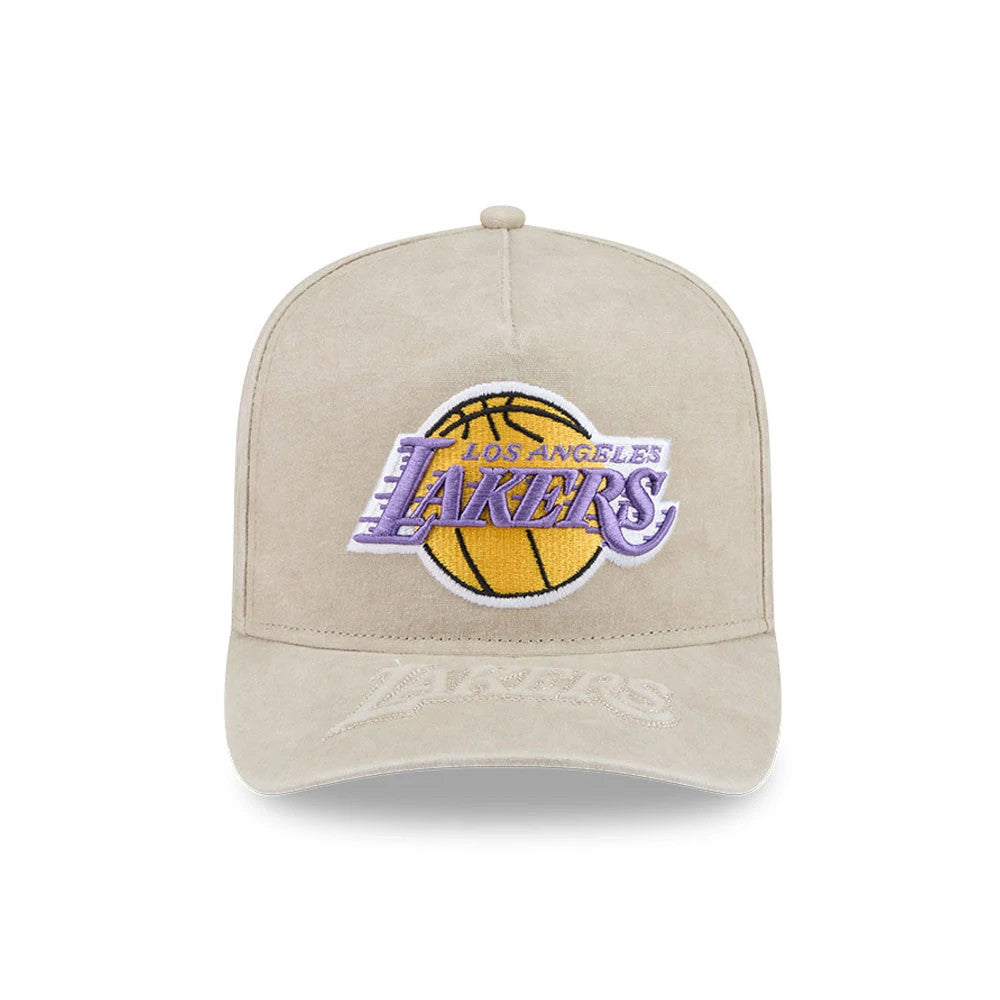 Pictured is this NBA LA Lakers 9FIFTY A-Frame Snapback cap in light beige. 3