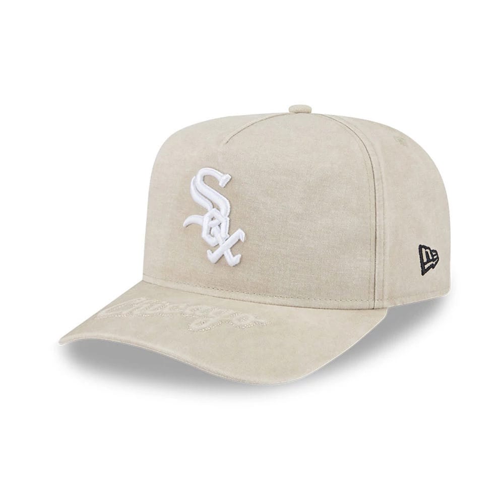 Pictured is this MLB Chicago White Sox 9FIFTY A-Frame Snapback cap in light beige. 1