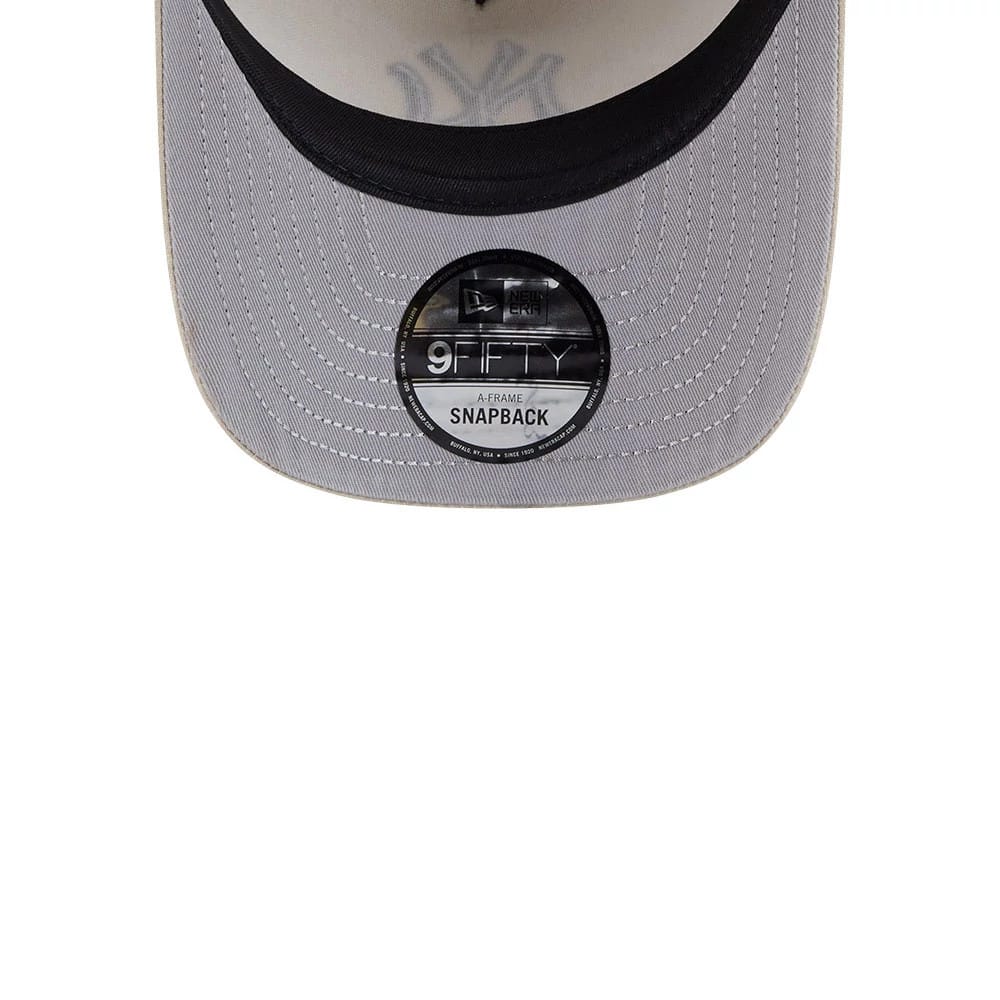 Pictured is this MLB New York Yankees 9FIFTY A-Frame Snapback cap in light beige. 2