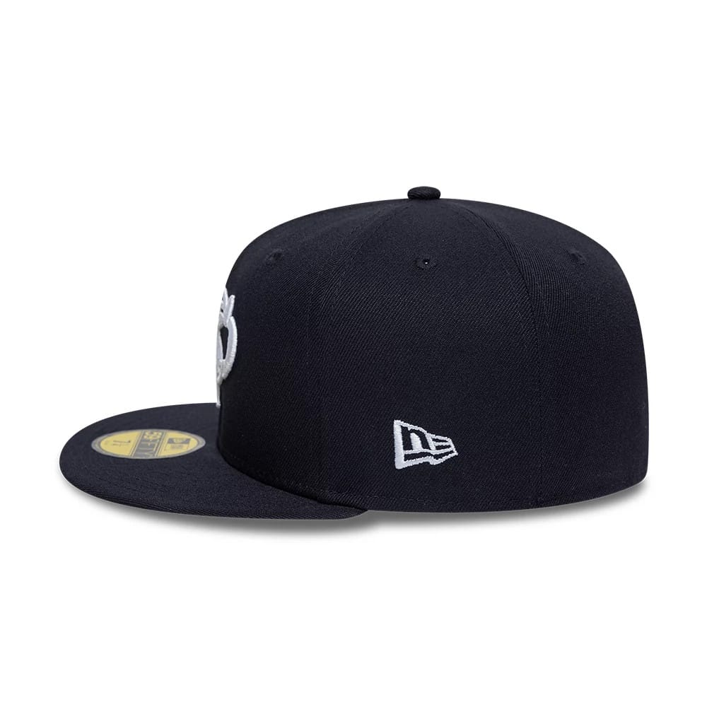Pictured is this Gettomasa X New Era 59FIFTY Fitted cap in navy. 6