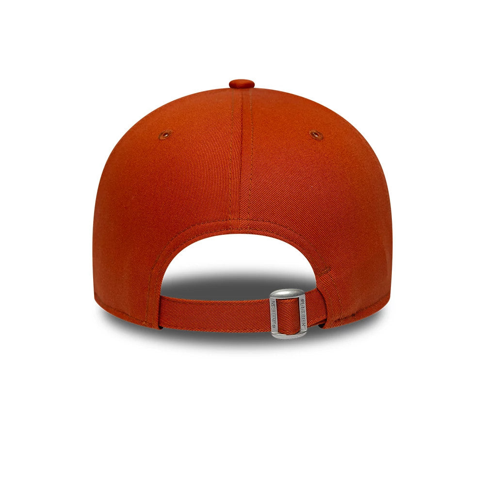 Paris Saint-Germain Red New Era 9FORTY Adjustable Cap, rear view showing red fabric with matching eyelets and top button, complete with a silver buckle on the adjustable strap and a curved opening at the back for a customisable fit.