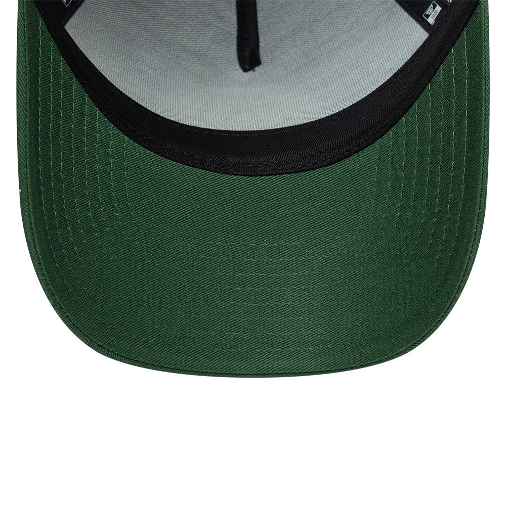 Pictured is this PSG Paris Saint-Germain 9FORTY E-Frame cap in dark green. 4