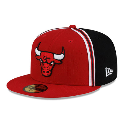 Chicago Bulls NBA Hardwood Classic Players Red New Era 59FIFTY Fitted Cap, three-quarter view showing the raised Bulls logo embroidered on the front red panel, a gold 59FIFTY size sticker, and the New Era flag logo on the black side panel.