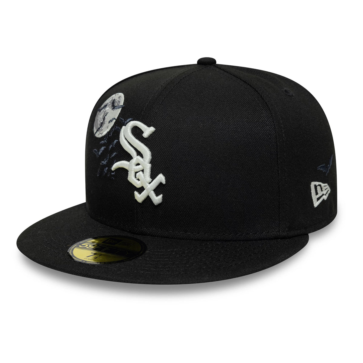 Pictured is this MLB Bats Chicago White Sox 59FIFTY Fitted cap in black. 4
