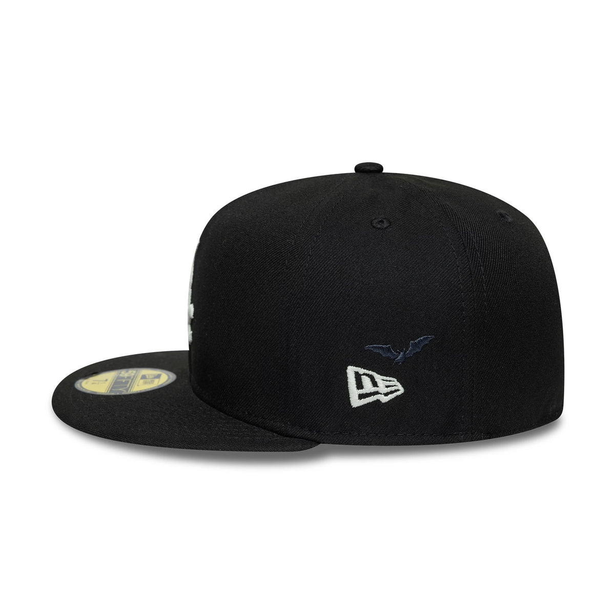 Pictured is this MLB Bats Chicago White Sox 59FIFTY Fitted cap in black. 5