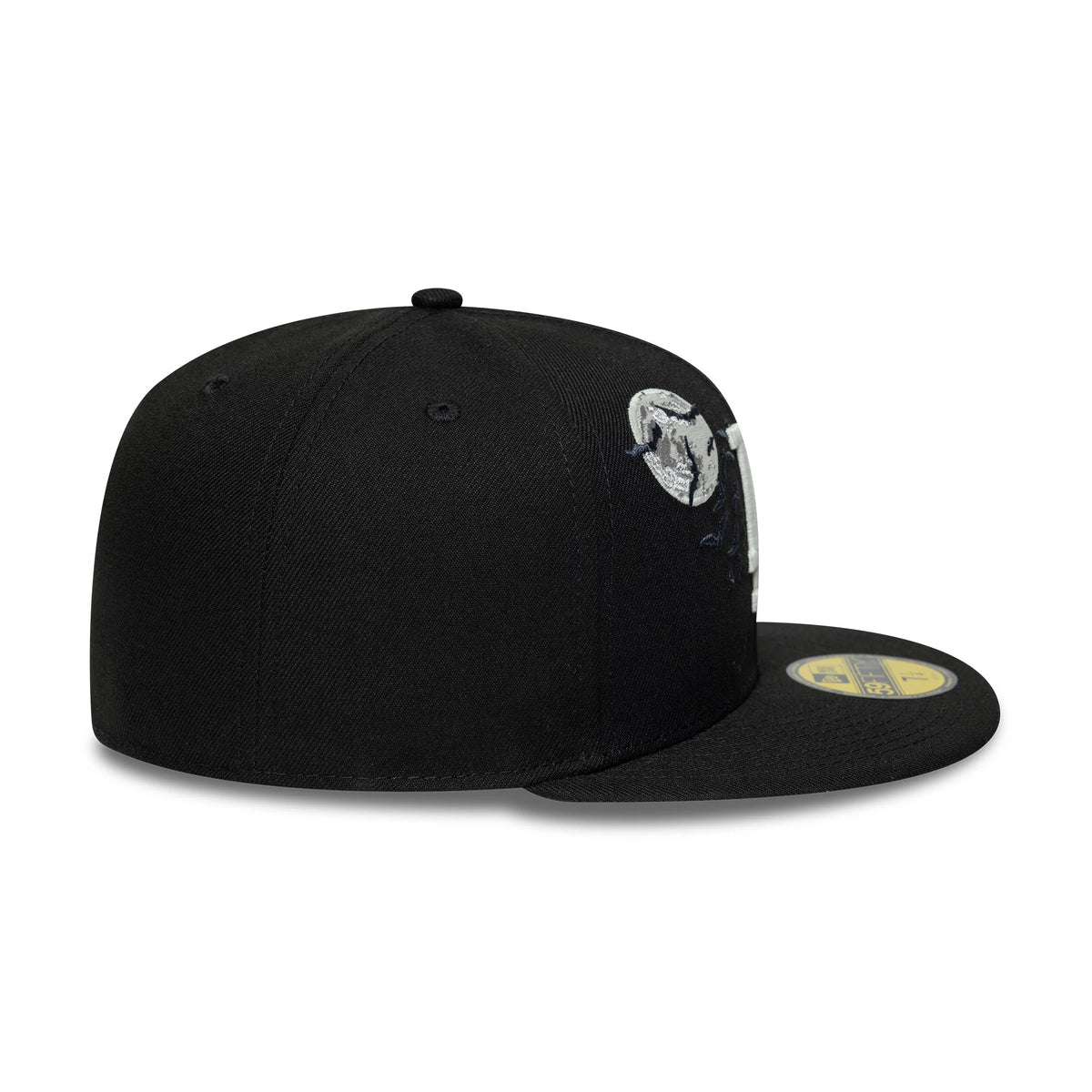 Pictured is this MLB Bats LA Dodgers 59FIFTY Fitted cap in black. 5