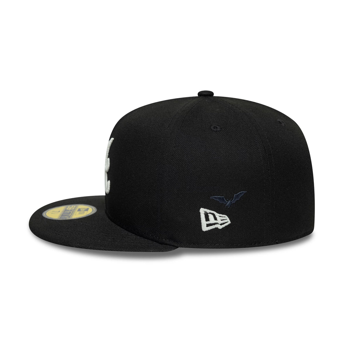Pictured is this MLB Bats Atlanta Braves 59FIFTY Fitted cap in black. 5