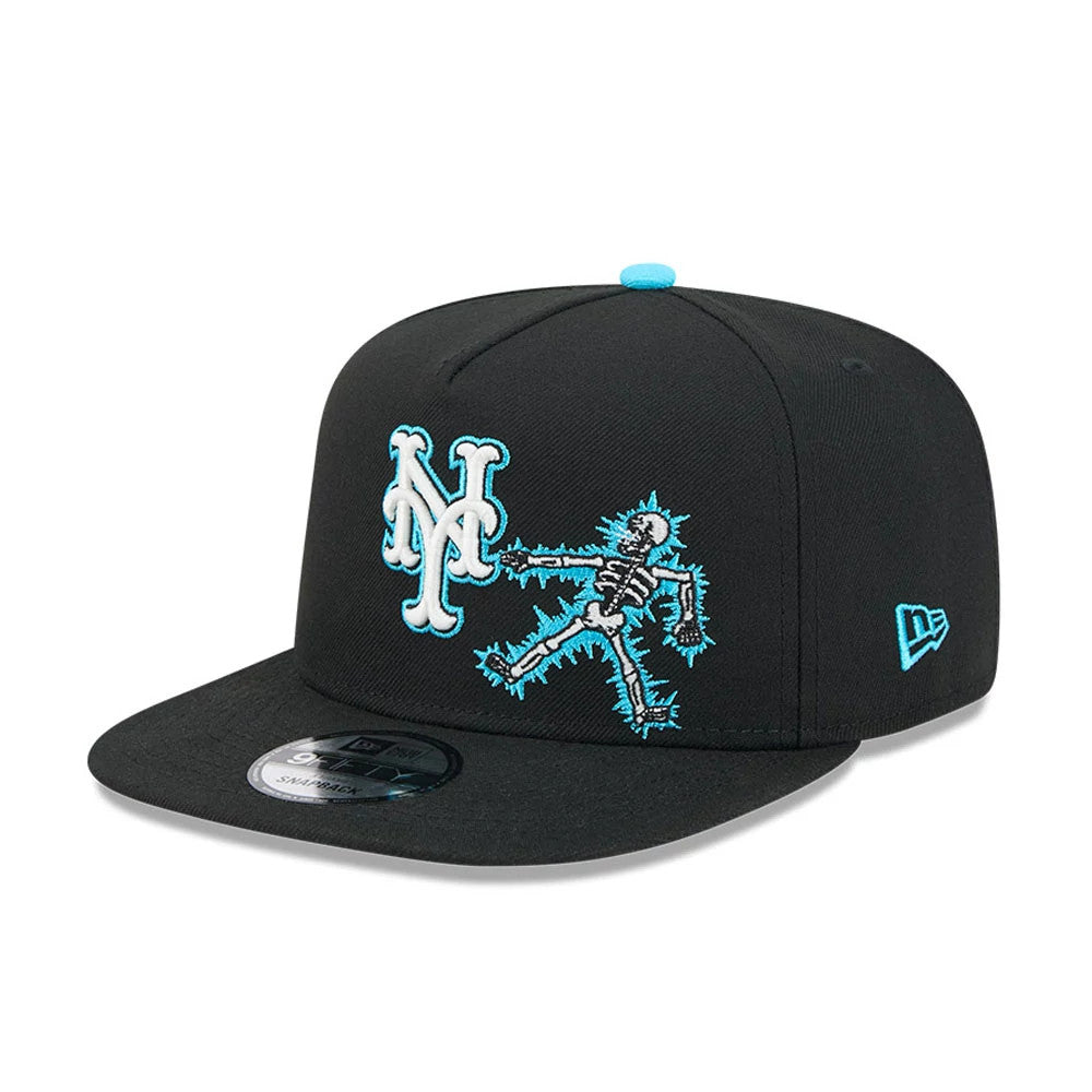 Pictured is this MLB Electrocute New York Mets 9FIFTY A-Frame Snapback cap in black. 1