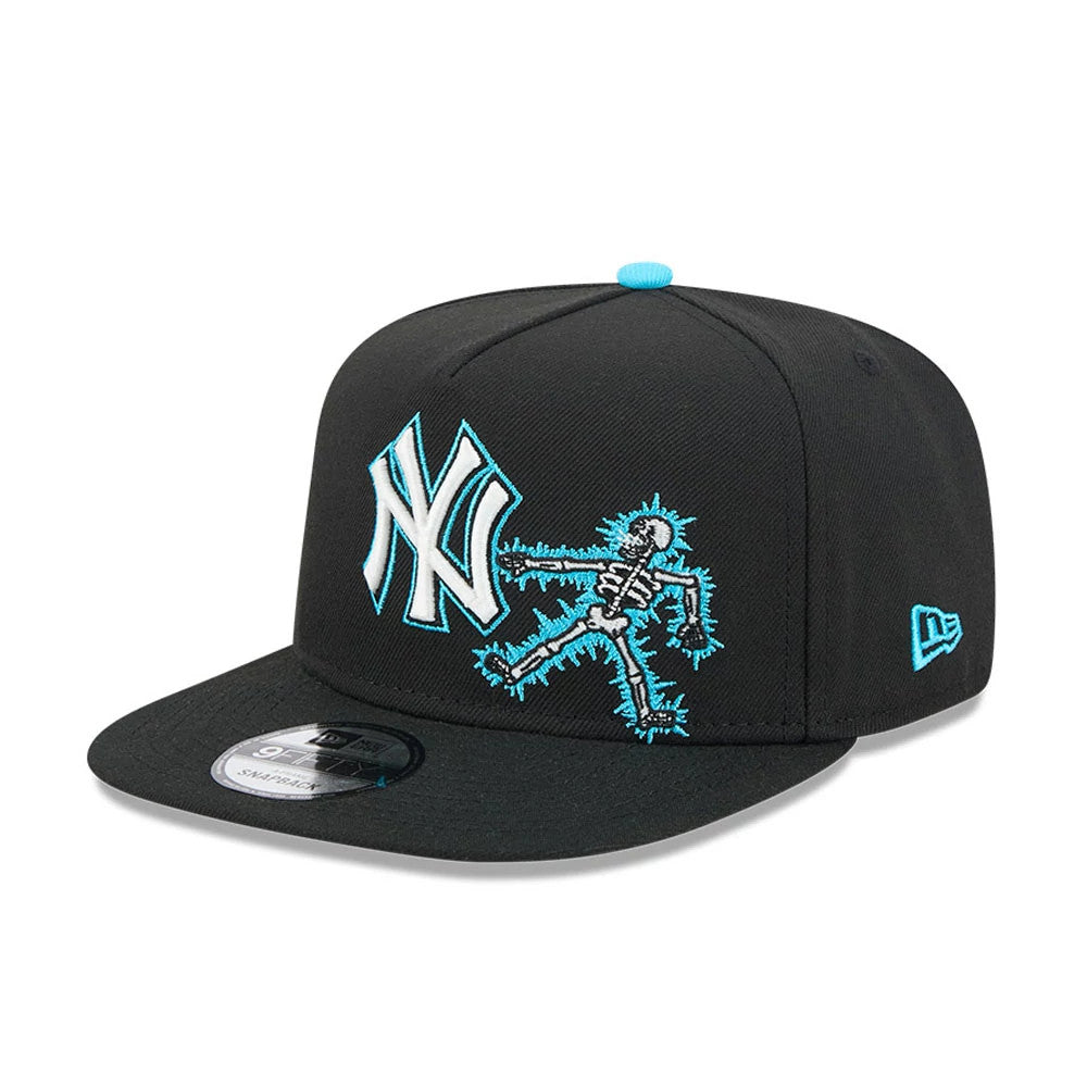 Pictured is this MLB Electrocute New York Yankees 9FIFTY A-Frame Snapback cap in black. 1