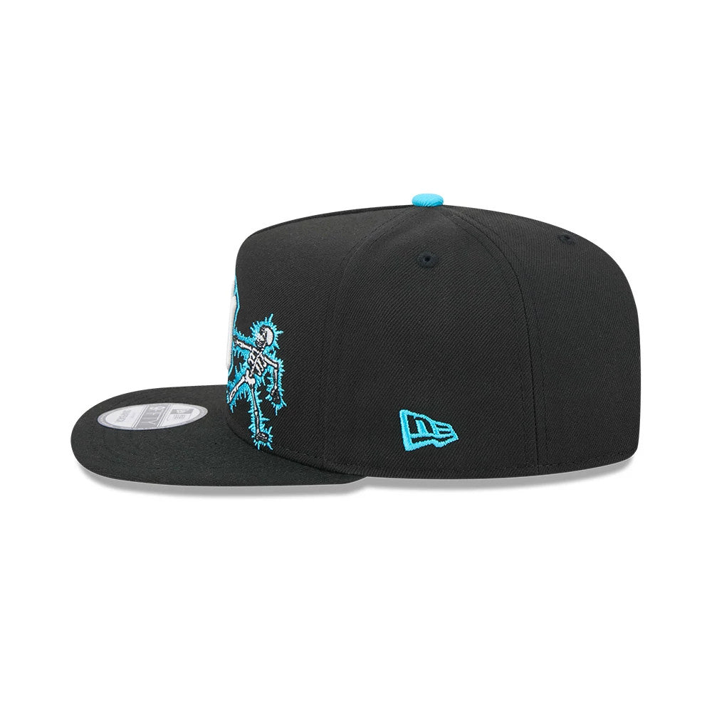 Pictured is this MLB Electrocute New York Yankees 9FIFTY A-Frame Snapback cap in black. 5