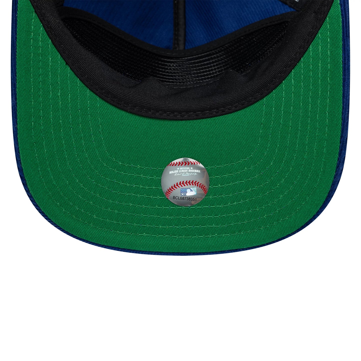 Pictured is this MLB Retro Dynasty LA Dodgers Cord 19TWENTY cap in dark blue. 2