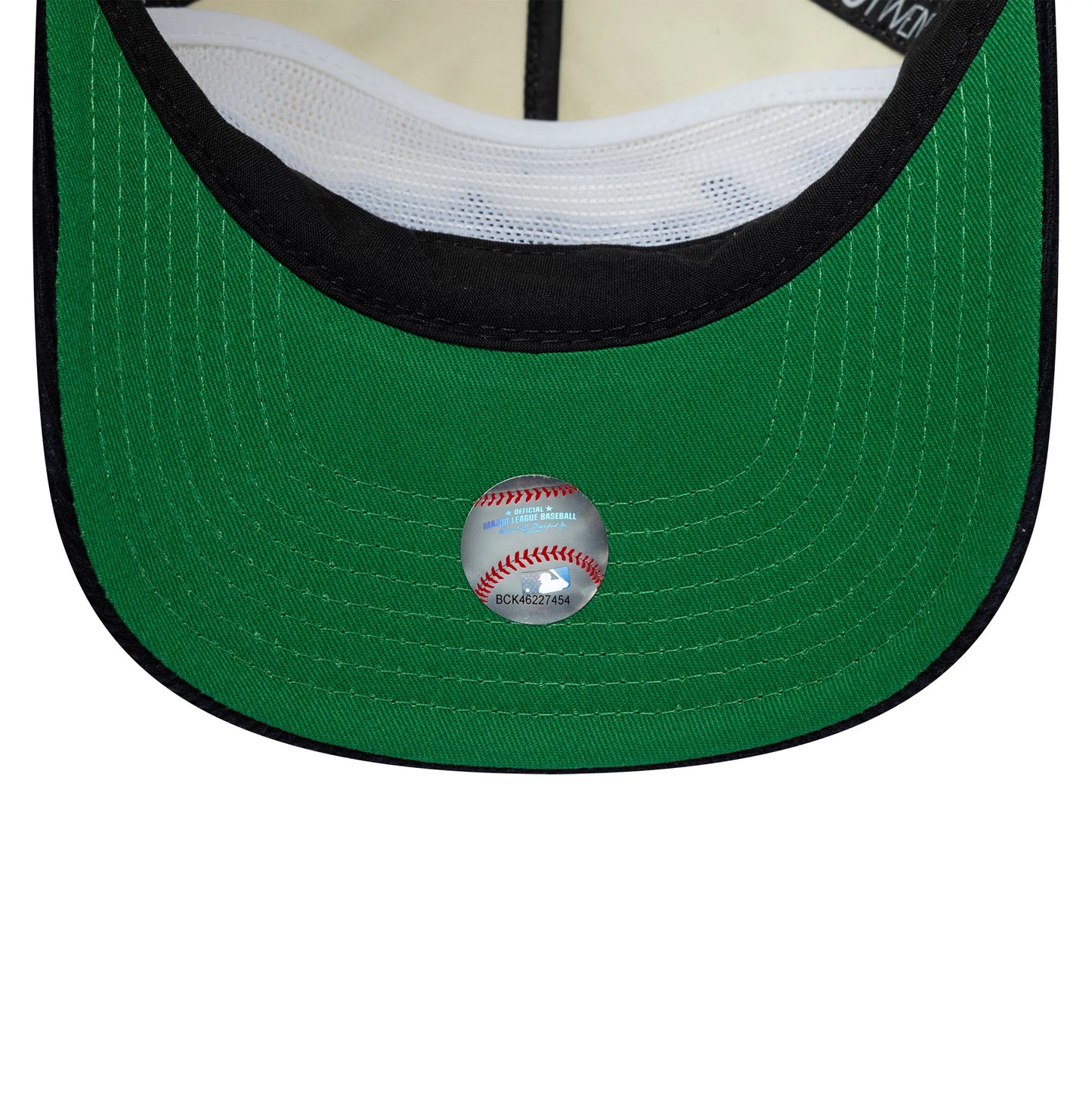 Pictured is this MLB Retro Dynasty New York Yankees 19TWENTY cap in cream & navy. 2