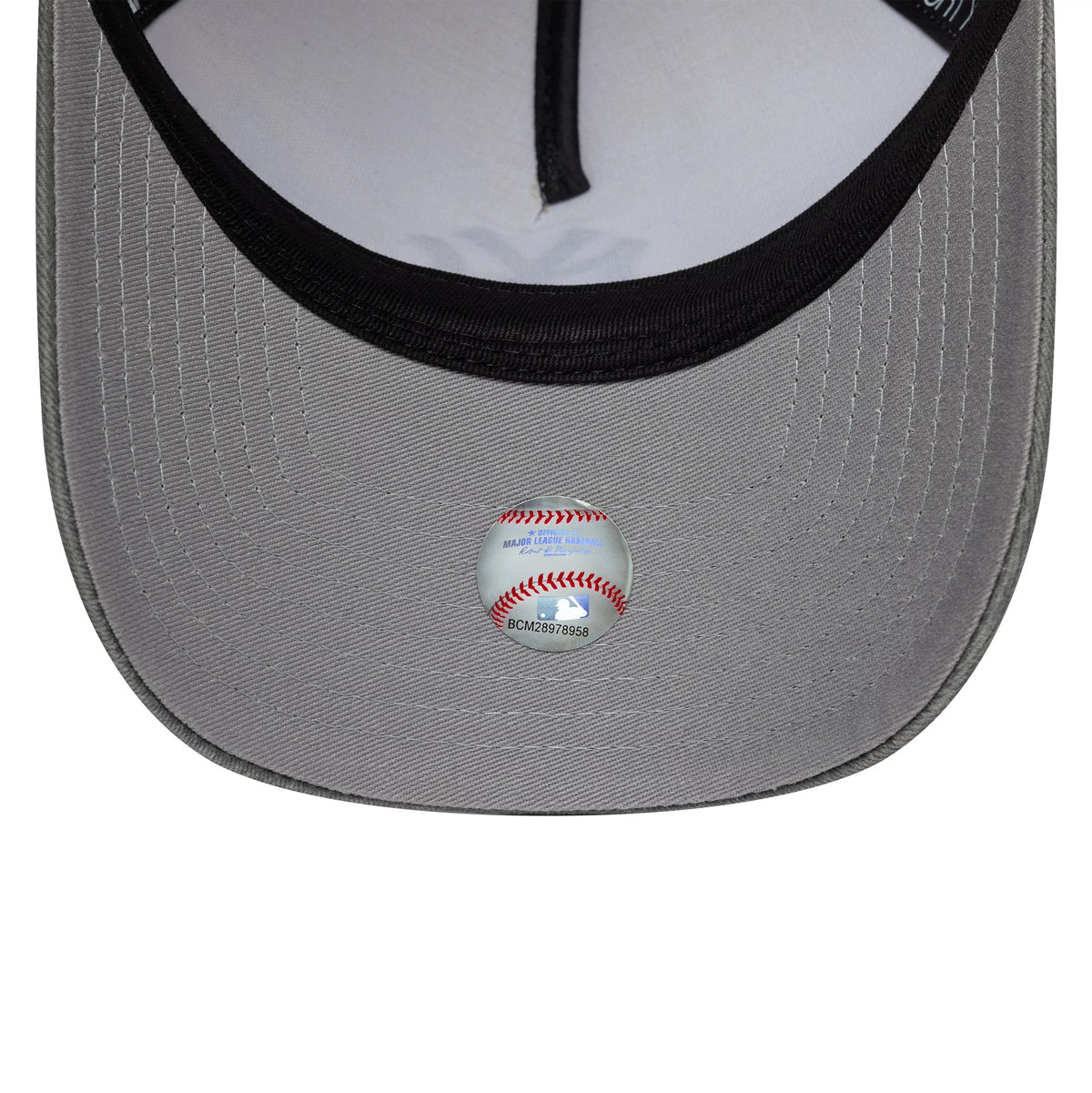 Pictured is this MLB Spectral New York Yankees 9FORTY A-Frame cap in Cream & Grey. 7