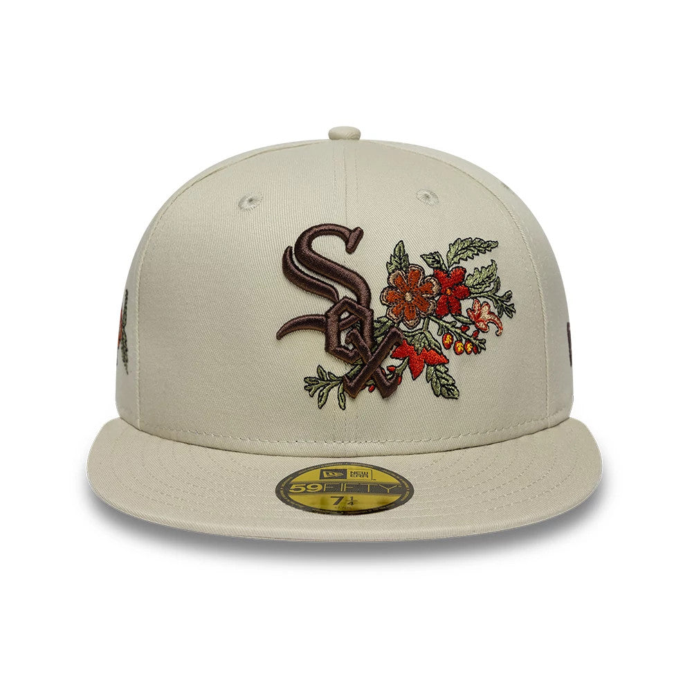 Pictured is this MLB Floral Chicago White Sox 59FIFTY Fitted cap in light beige. 2