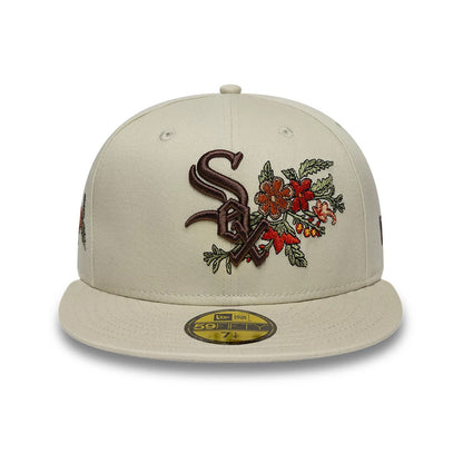 Pictured is this MLB Floral Chicago White Sox 59FIFTY Fitted cap in light beige. 2